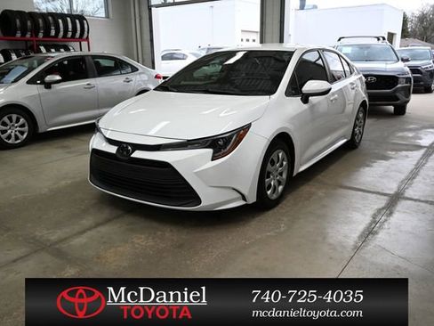 Used 2023 Toyota Corolla LE FWD image 1
