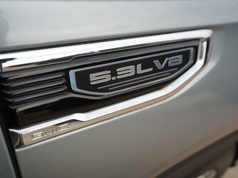 Used 2024 GMC Sierra 1500 SLT RWD image 9