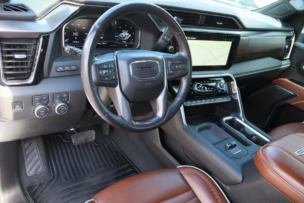 Certified 2025 GMC Sierra 2500 Denali Ultimate AWD/4WD image 12