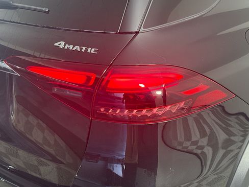 Used 2025 Mercedes-Benz GLE 450e 4MATIC image 34