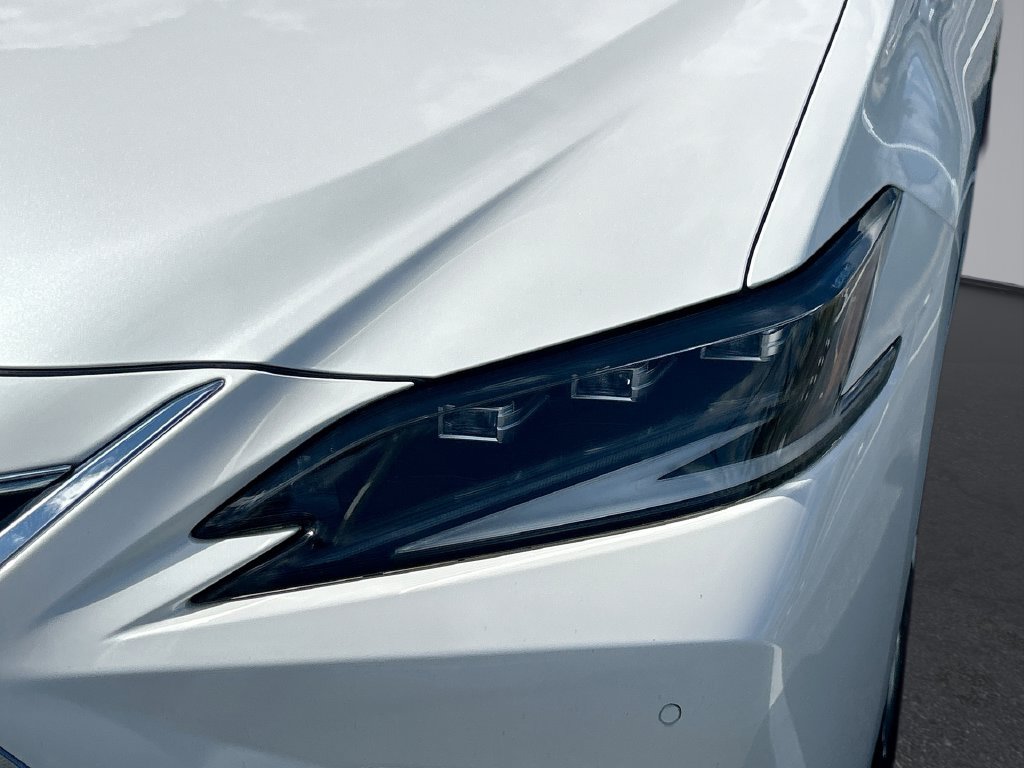 Used 2022 Lexus ES 350 Ultra Luxury w/ Accessory Package 2 FWD image 11