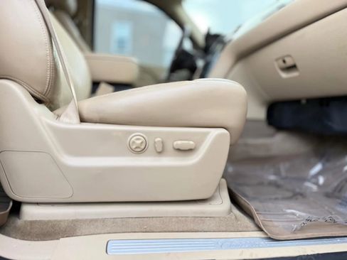 Used 2013 Cadillac Escalade Premium image 28