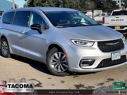 Certified 2024 Chrysler Pacifica Select