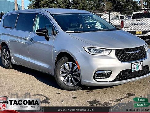 Certified 2024 Chrysler Pacifica Select image 1