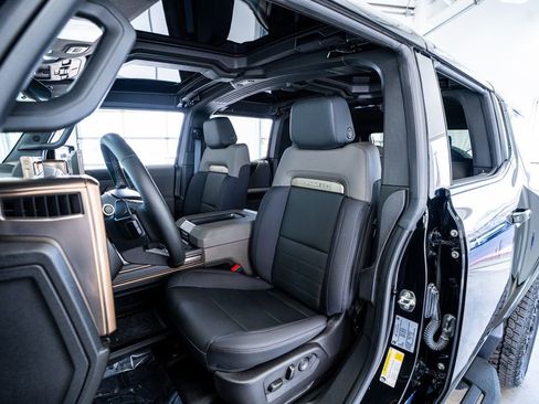 Used 2024 GMC Hummer EV 2X image 34