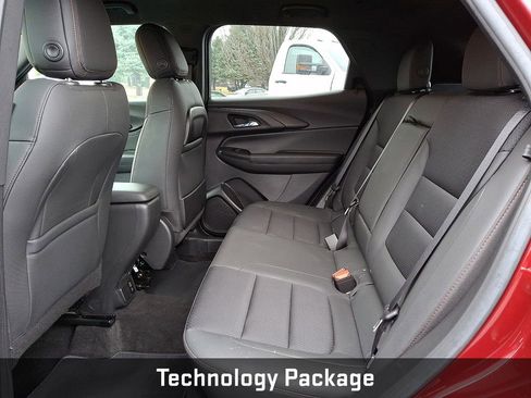 Used 2022 Chevrolet TrailBlazer RS w/ Technology Package image 11