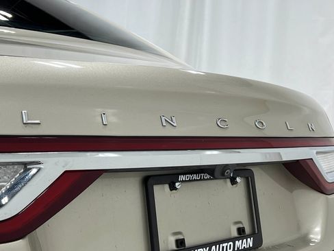 Used 2017 Lincoln Continental Select w/ Climate Package FWD image 41