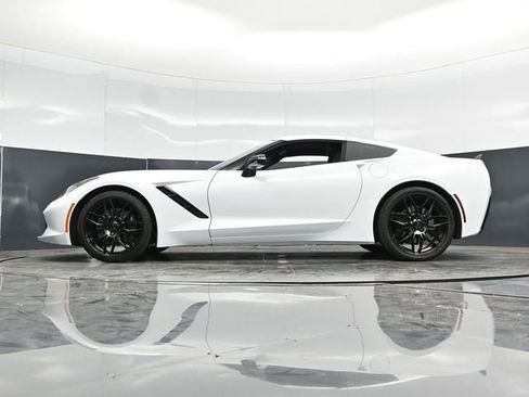 Used 2016 Chevrolet Corvette Stingray Coupe RWD image 52
