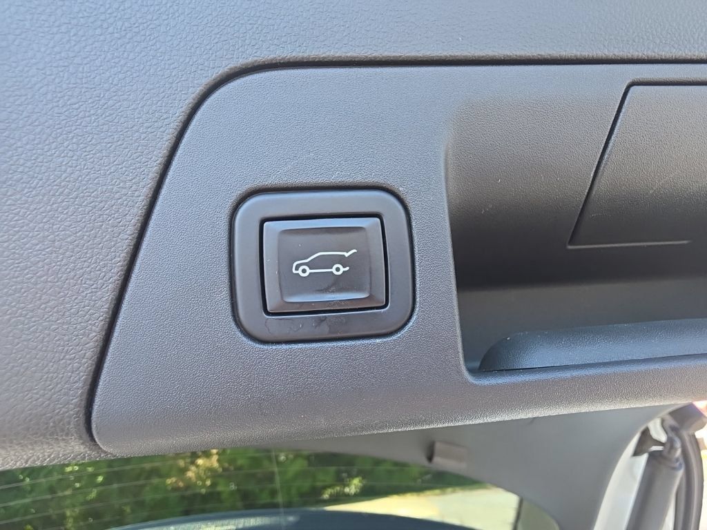 Certified 2022 Buick Envision Avenir w/ Technology Package II AWD/4WD image 15