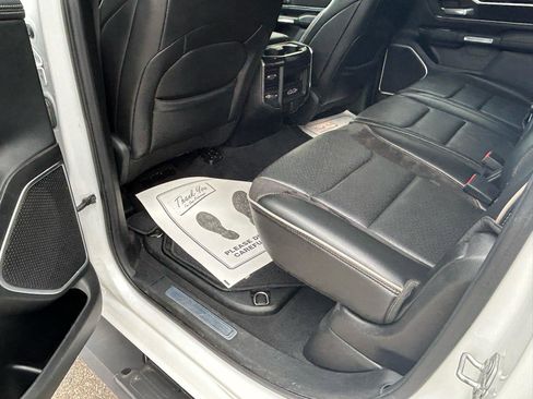 Used 2019 RAM 1500 Laramie w/ Sport Appearance Package AWD/4WD image 9