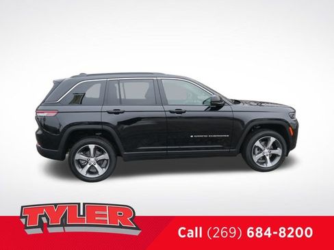 New 2026 Jeep Grand Cherokee Limited AWD/4WD image 9