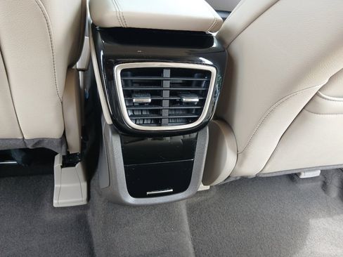 Used 2023 Lincoln Nautilus FWD w/ Premium Package image 20