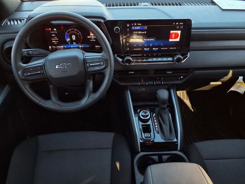Used 2025 Chevrolet Colorado Trail Boss image 32