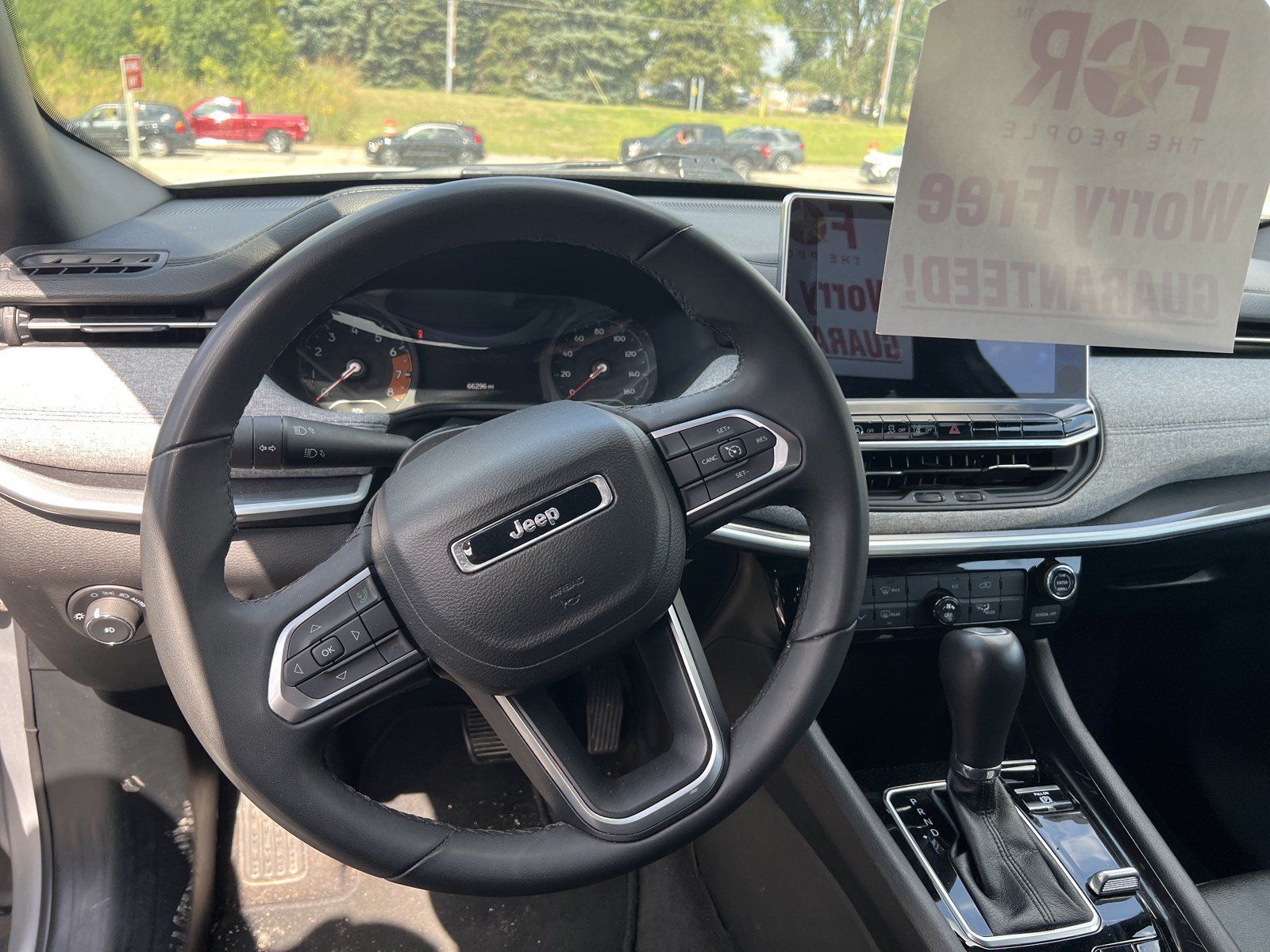 Used 2024 Jeep Compass Latitude AWD/4WD image 12