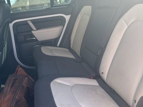 Used 2023 Land Rover Defender 110 X-Dynamic SE image 4