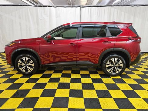 Used 2022 Nissan Rogue SV image 6