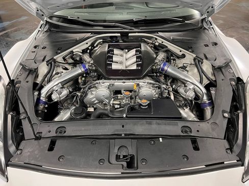 Used 2010 Nissan GT-R Premium AWD/4WD image 6
