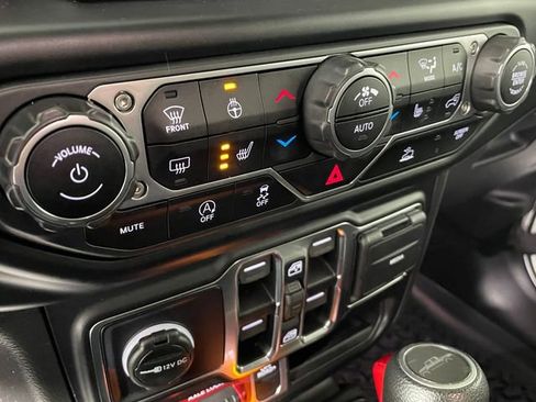 Certified 2021 Jeep Gladiator Mojave image 10