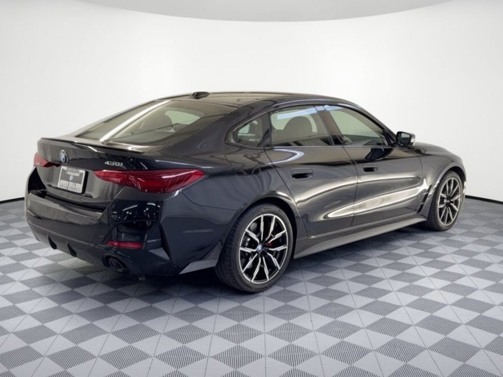 Used 2026 BMW 430i w/ M Sport Package RWD image 9