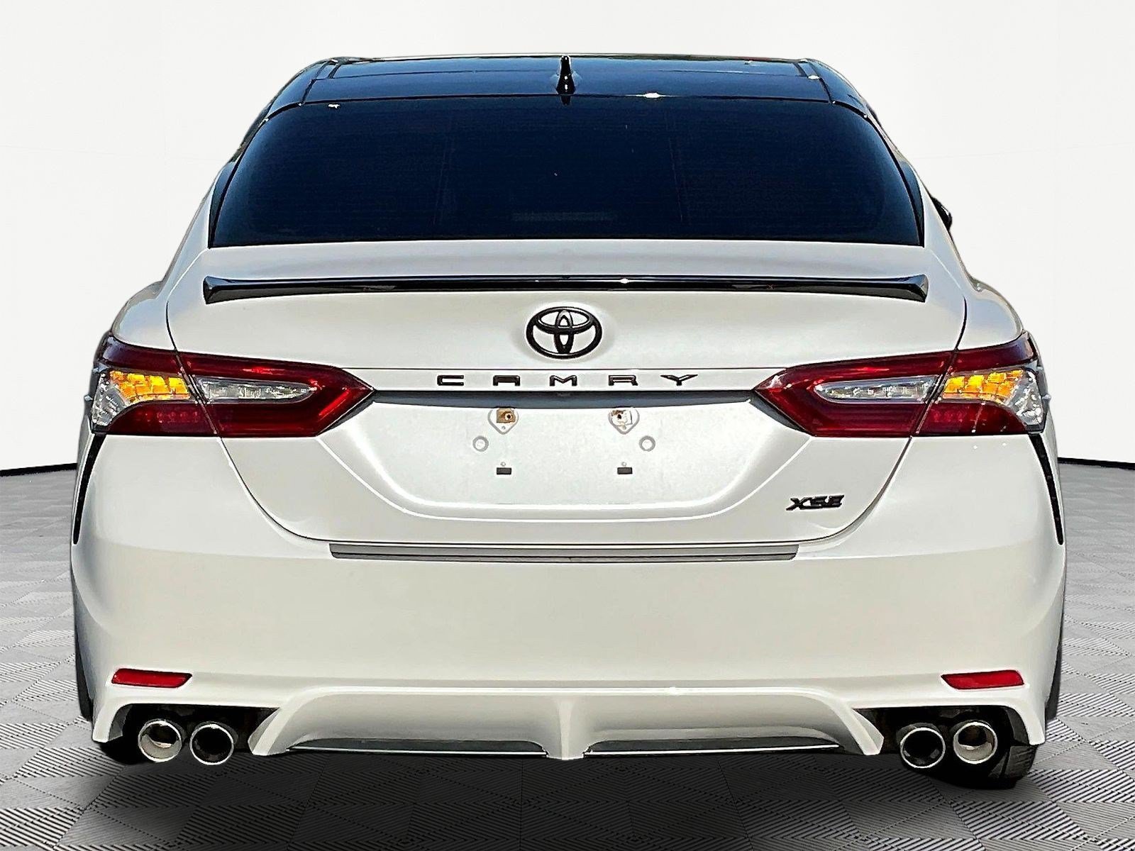 Used 2019 Toyota Camry XSE FWD image 5