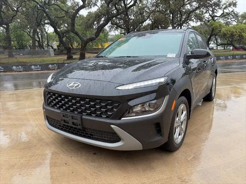 Used 2023 Hyundai Kona SEL w/ Convenience Package image 2