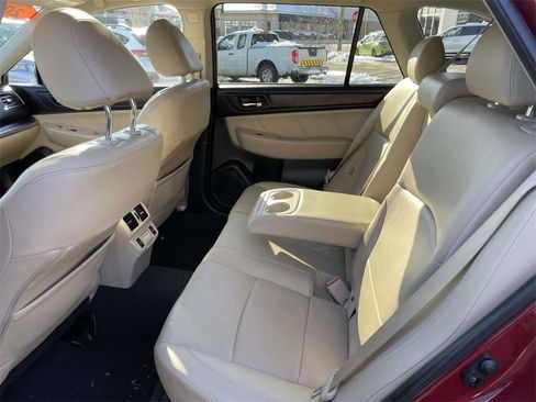 Used 2018 Subaru Outback 2.5i Limited image 11