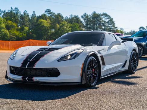 Used 2019 Chevrolet Corvette Z06 RWD image 2
