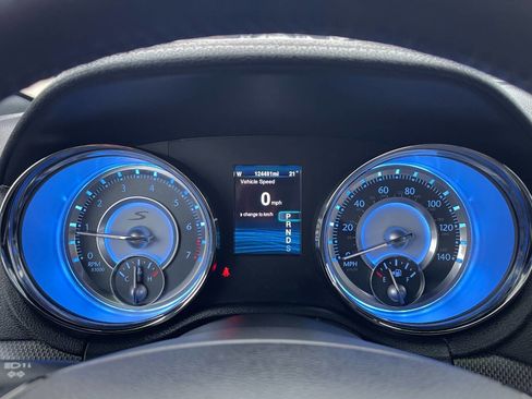 Used 2014 Chrysler 300 S w/ Luxury Group image 23