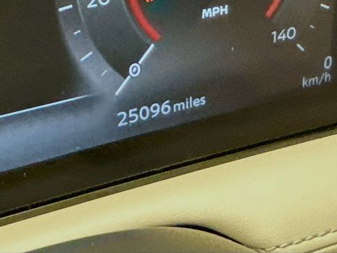 Used 2023 Nissan Ariya AWD image 19