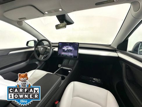 Used 2023 Tesla Model Y Performance AWD/4WD image 2