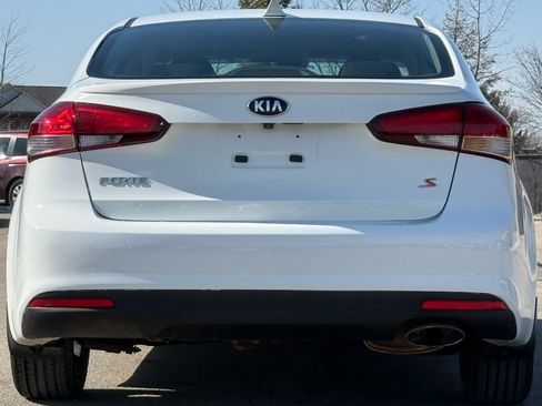 Used 2018 Kia Forte S w/ S Technology Plus Package FWD image 4