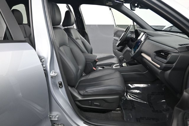 Used 2025 Subaru Forester Limited AWD/4WD image 18