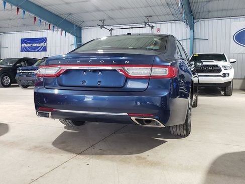 Used 2017 Lincoln Continental Select w/ Climate Package image 3
