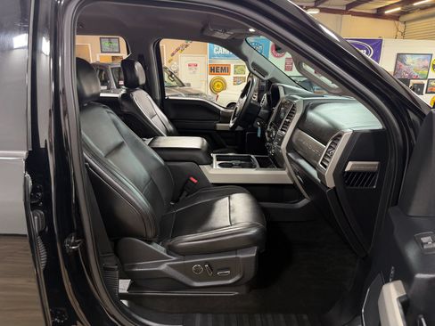 Used 2017 Ford F250 Lariat w/ Lariat Value Package AWD/4WD image 21