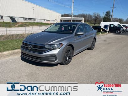 Used 2023 Volkswagen Jetta SE w/ Panoramic Sunroof Package