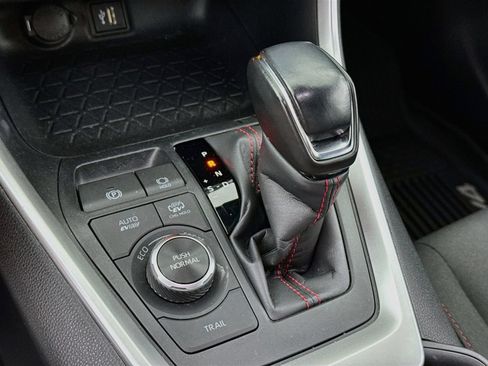 Used 2023 Toyota RAV4 SE w/ Weather & Moonroof Package AWD/4WD image 16