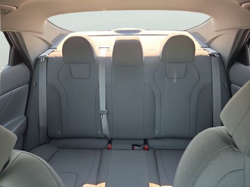 Certified 2024 Hyundai Elantra SE FWD image 29