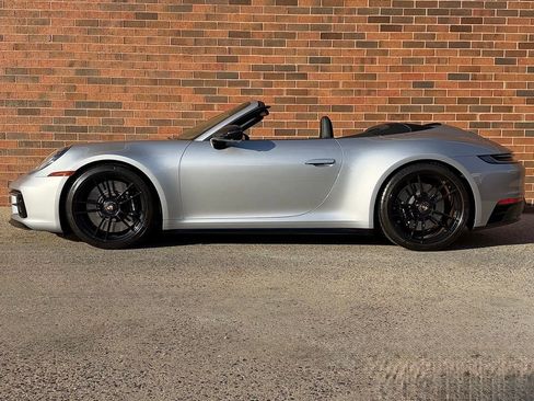 Certified 2024 Porsche 911 Carrera GTS image 2