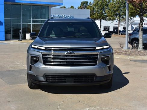 New 2026 Chevrolet Traverse LT w/ Sun and Wheel Package image 2