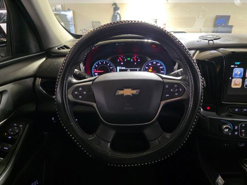 Used 2018 Chevrolet Traverse LT FWD image 21