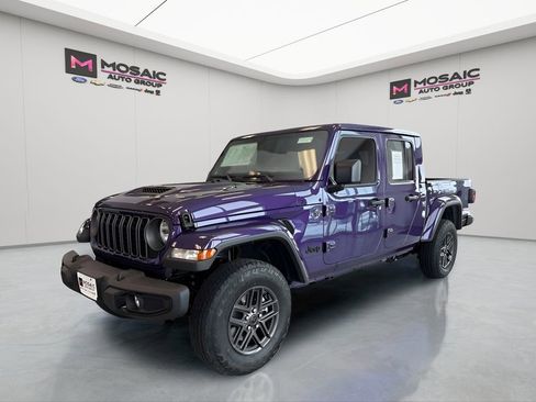 New 2026 Jeep Gladiator Sport AWD/4WD image 3