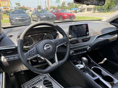 Used 2023 Nissan Altima 2.5 SV FWD image 15