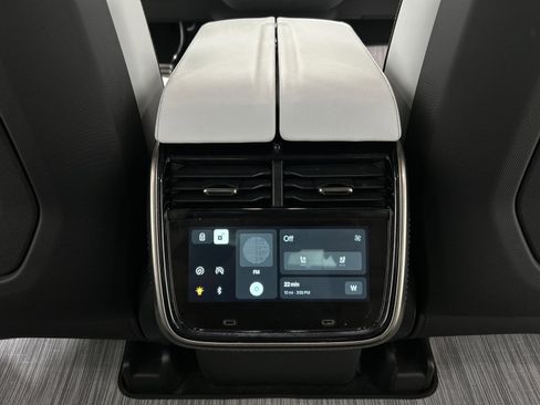 Used 2024 Rivian R1T Adventure AWD/4WD image 28