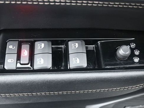 Used 2024 Jeep Wagoneer Series II w/ Flexible Seating Group image 7