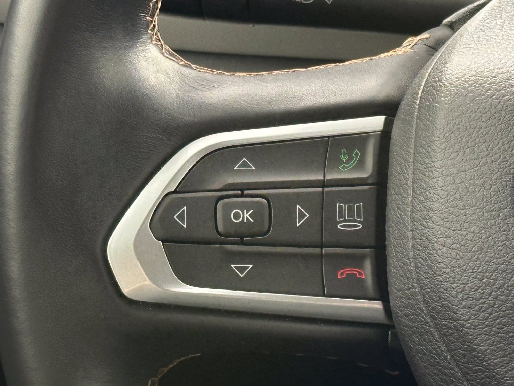 Used 2022 Jeep Compass Limited w/ Elite Group AWD/4WD image 30