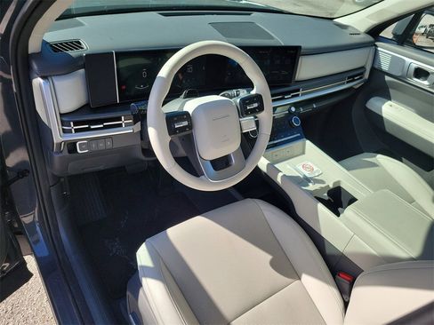 Certified 2025 Hyundai Santa Fe SEL image 19
