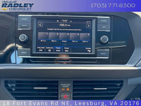 Used 2022 Volkswagen Jetta SE FWD image 18