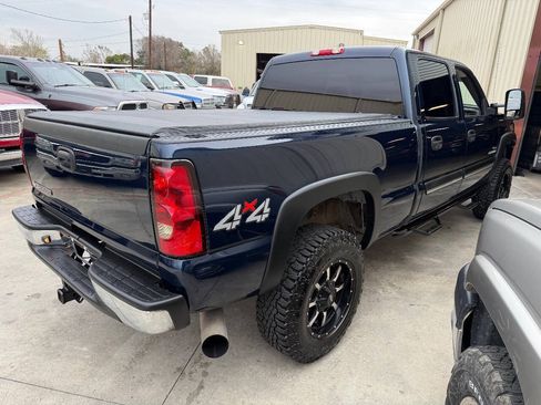 Used 2006 Chevrolet Silverado 2500 LT w/ Heavy-Duty Power Package AWD/4WD image 24
