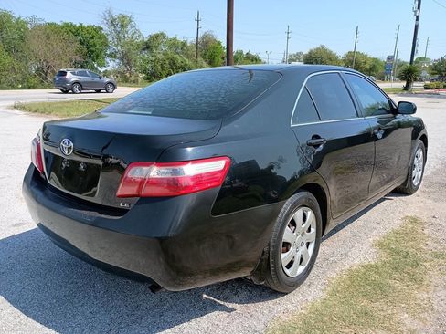 Used 2009 Toyota Camry LE FWD image 5