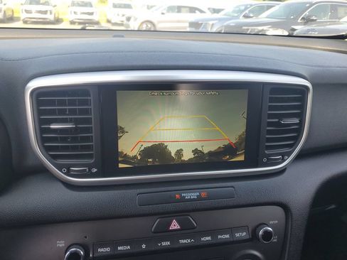 Used 2022 Kia Sportage LX AWD/4WD image 15